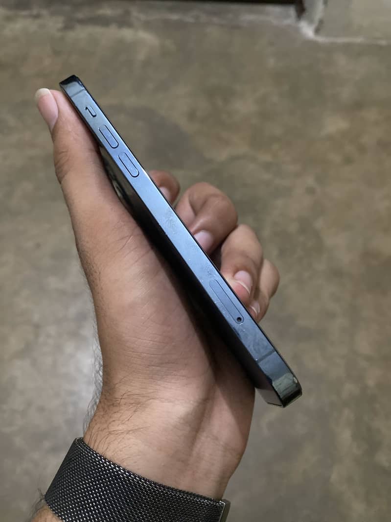 Apple iPhone 12 Pro 2