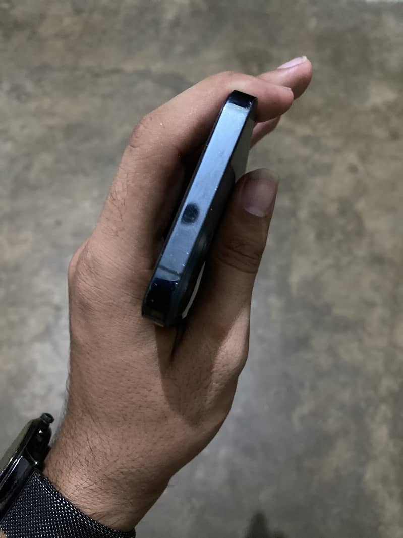 Apple iPhone 12 Pro 3