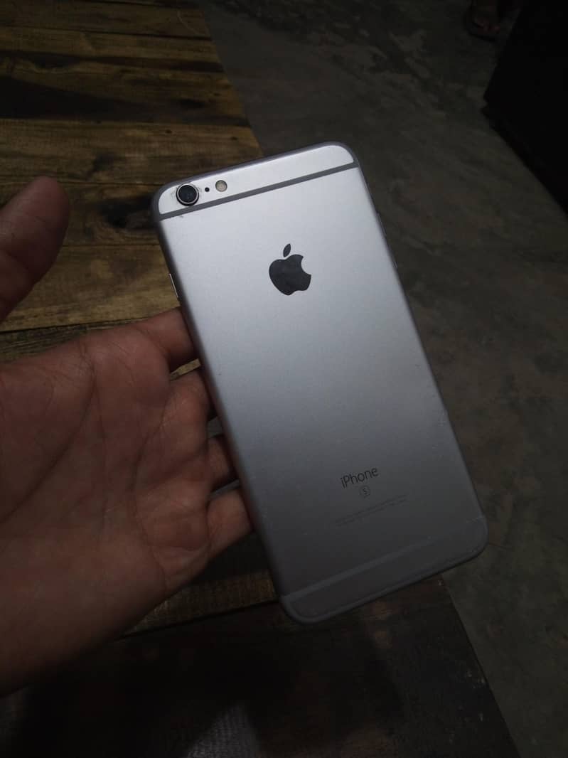 Apple iPhone 6S Plus 1