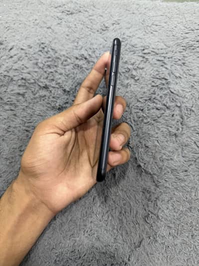 Apple iPhone SE