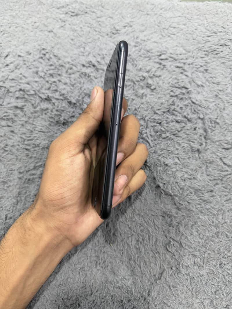 Apple iPhone SE 3