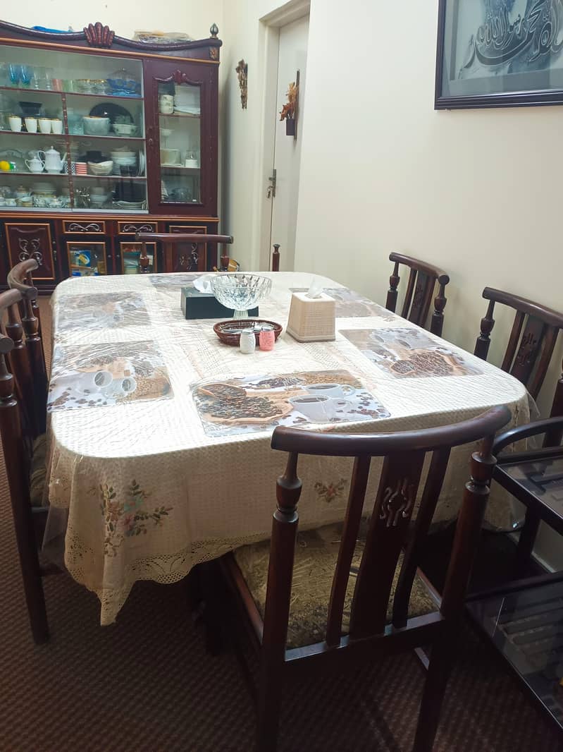 Dining table and chairs 0