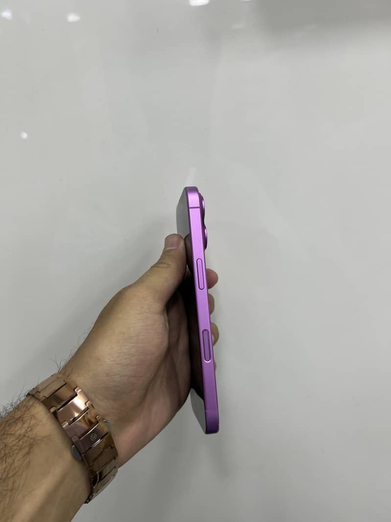 Apple iPhone 16 1