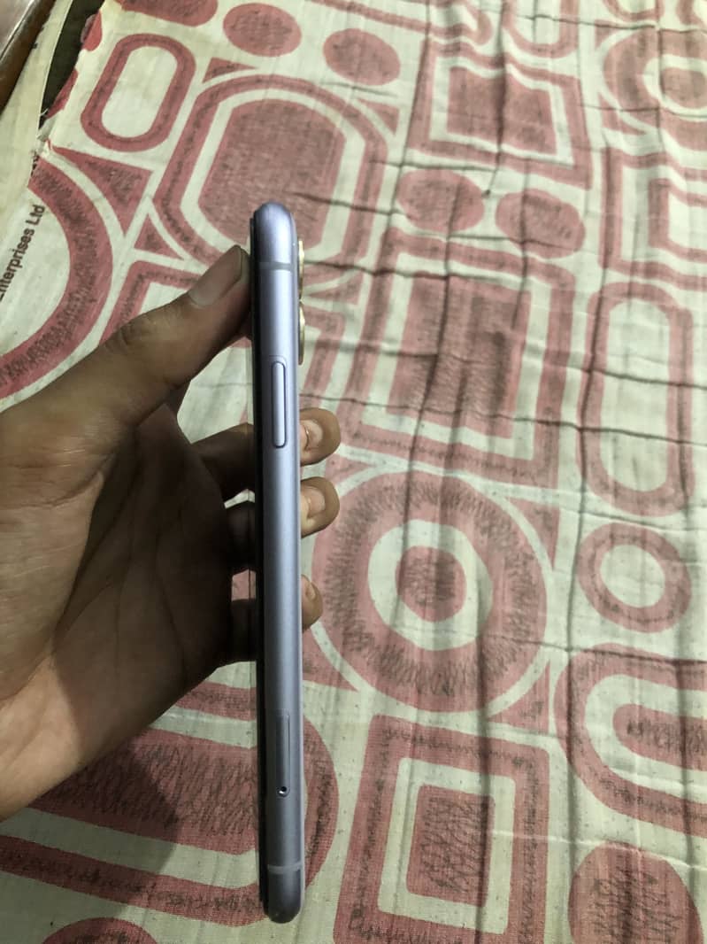 Apple iPhone 11 0