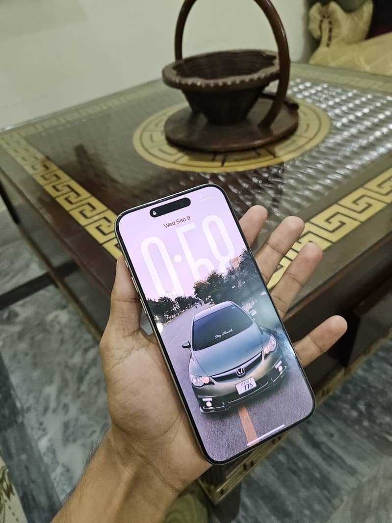 Apple iPhone 15 Pro Max 1