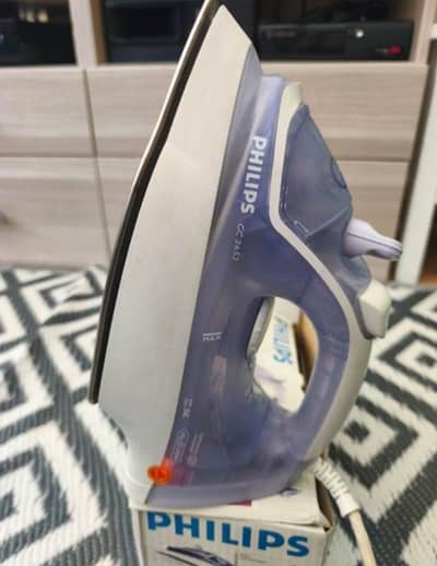 Philips GC2652 Steam Iron - Good Condition, Works Perfectly