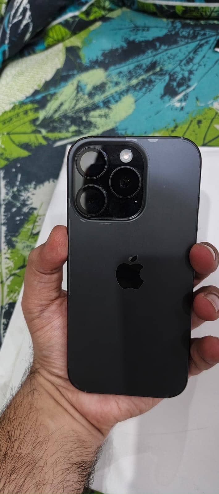 Apple iPhone 16 Pro 0