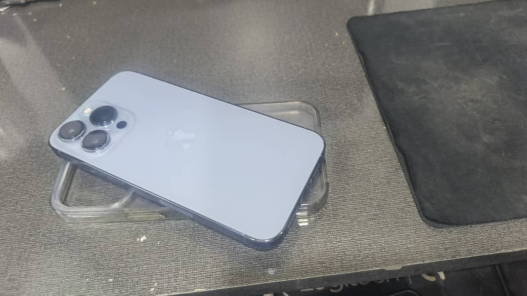 Apple iPhone 13 Pro 2