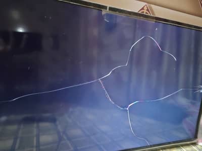 TCL 32 inch LED Panel crack