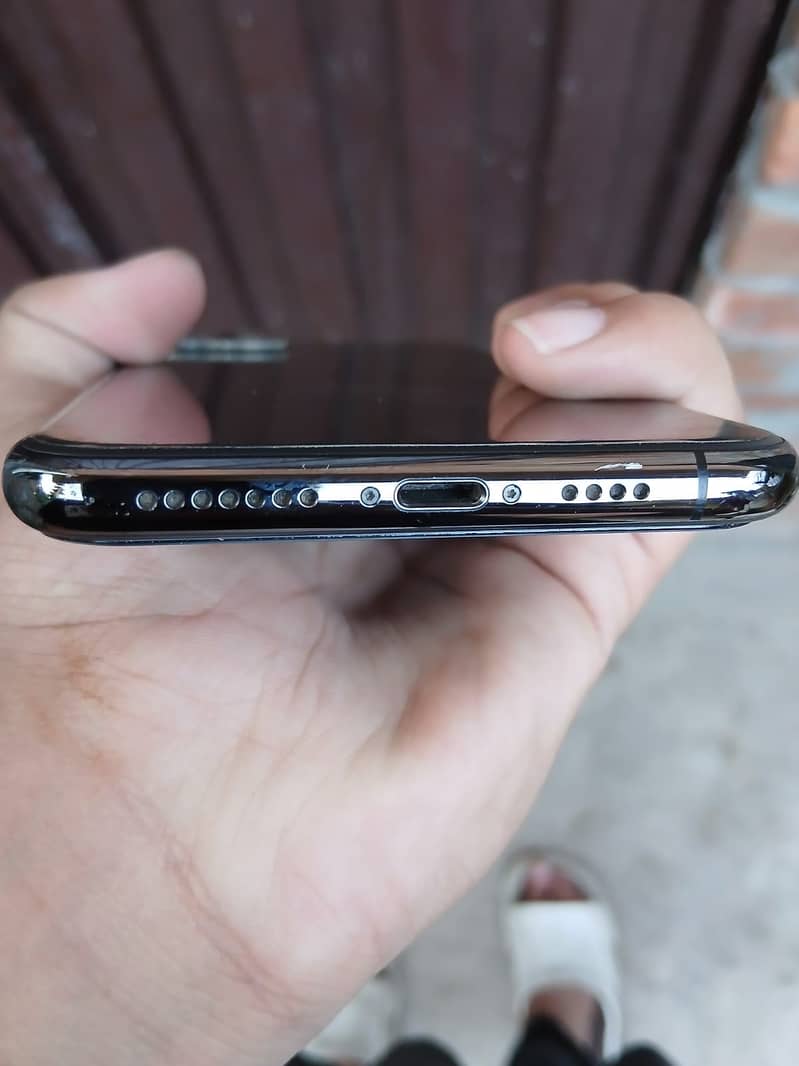 Apple iPhone 11 Pro Max 3