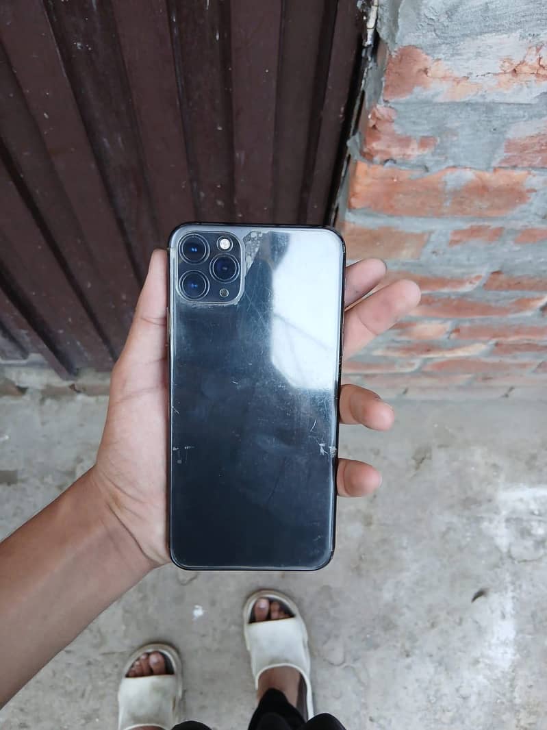 Apple iPhone 11 Pro Max 6