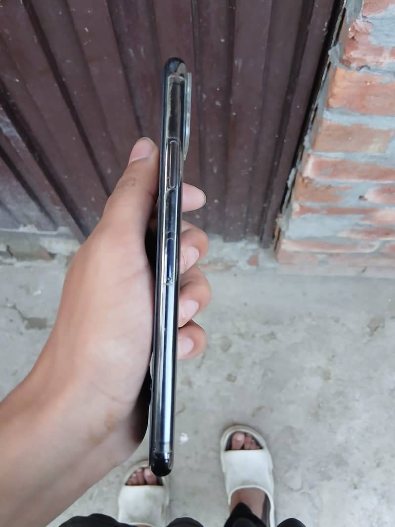 Apple iPhone 11 Pro Max 7