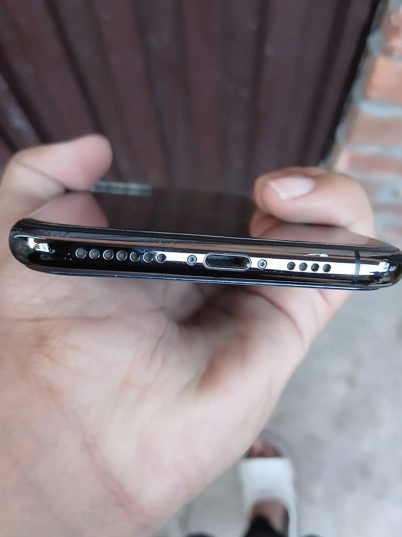 Apple iPhone 11 Pro Max 8