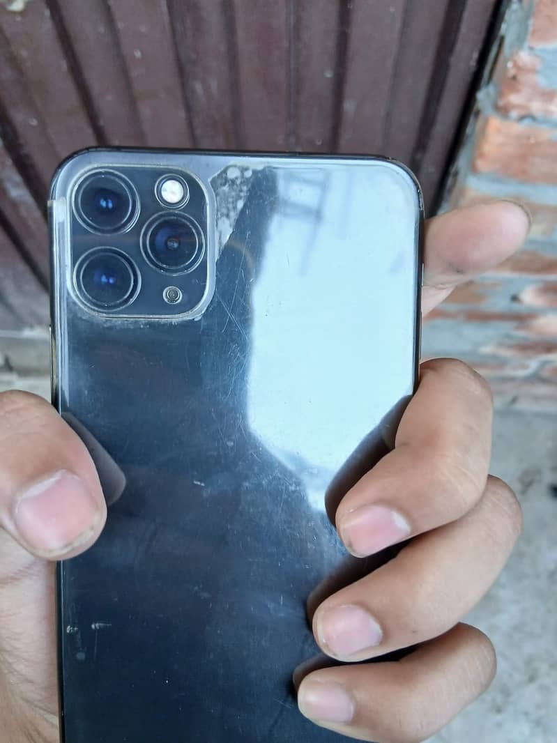 Apple iPhone 11 Pro Max 9