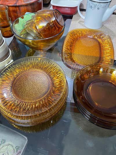 second hand crockery in a very cheap rate