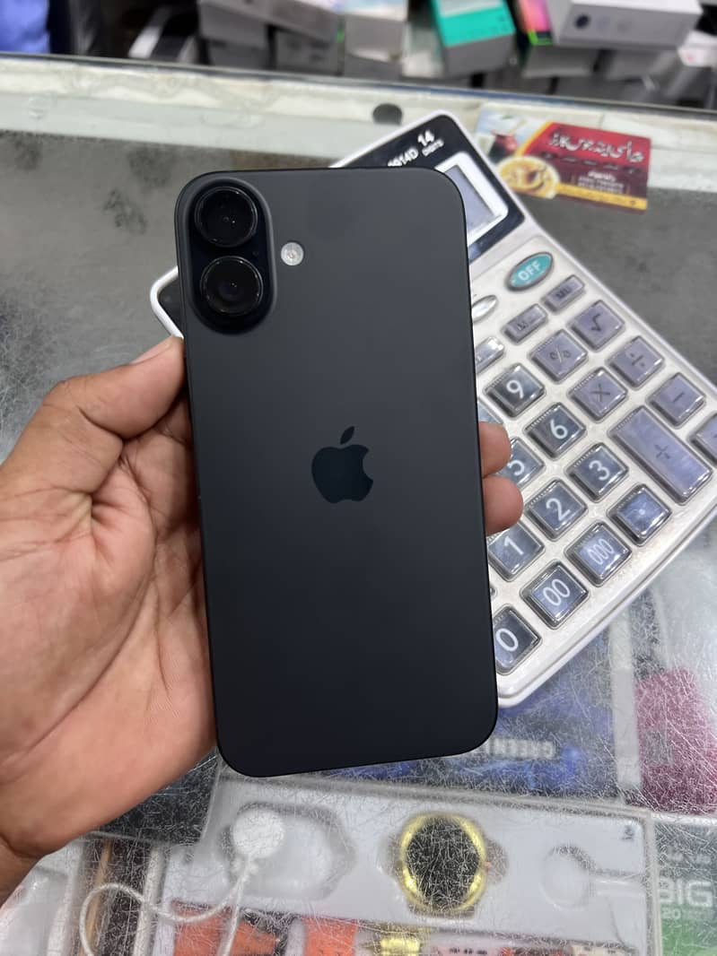 Apple iPhone 16 Plus 0