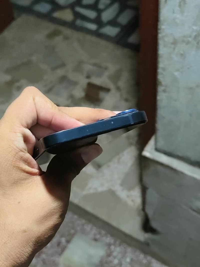 Apple iPhone 13 1