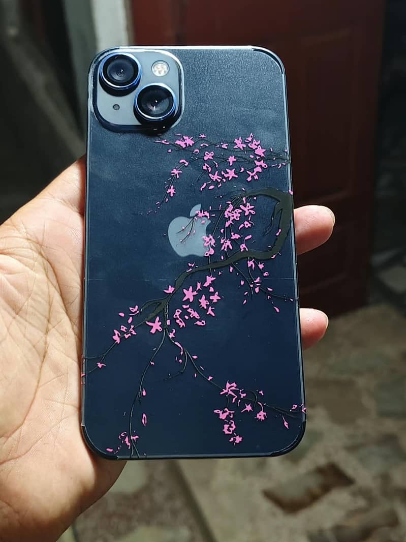 Apple iPhone 13 8
