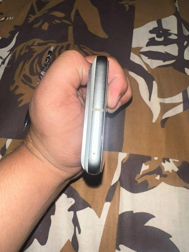 Google Pixel 8 2