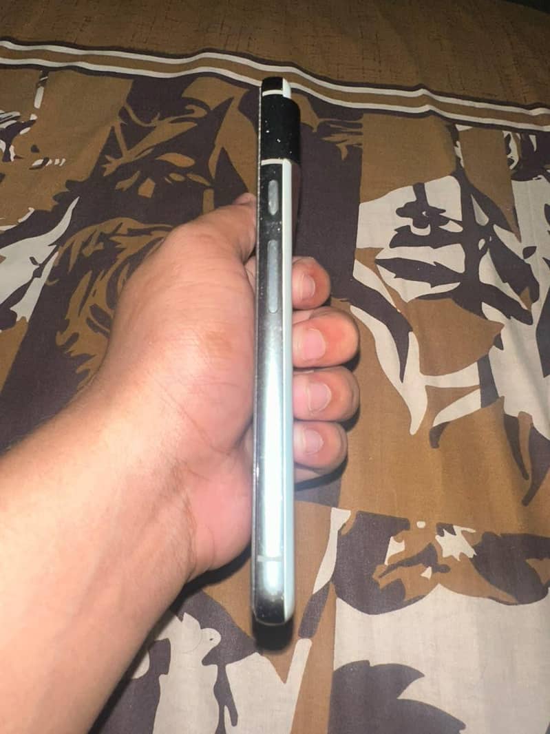 Google Pixel 8 3