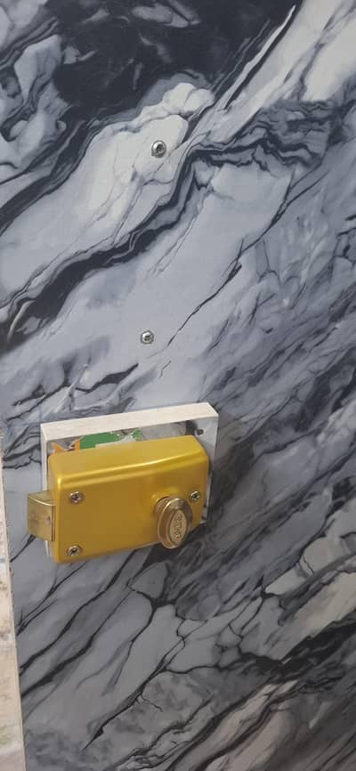Almari with Lock & Wheels – New Condition