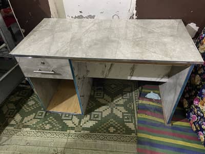 Computer tabel bray size kaha new hai serious buyer