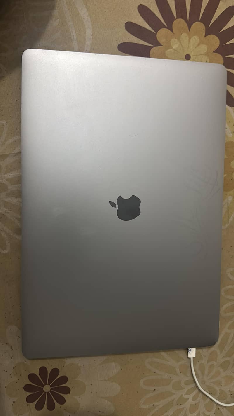 MacBook pro 2019 4