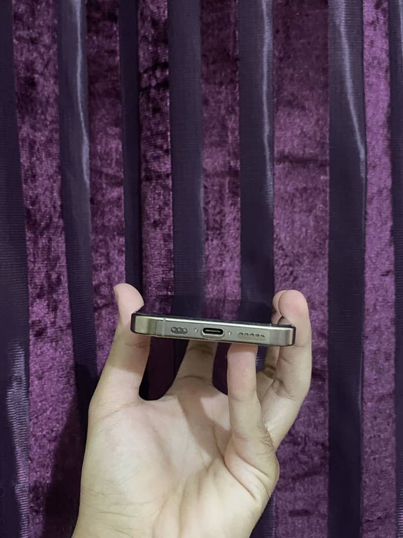 Apple iPhone 16 Pro 6
