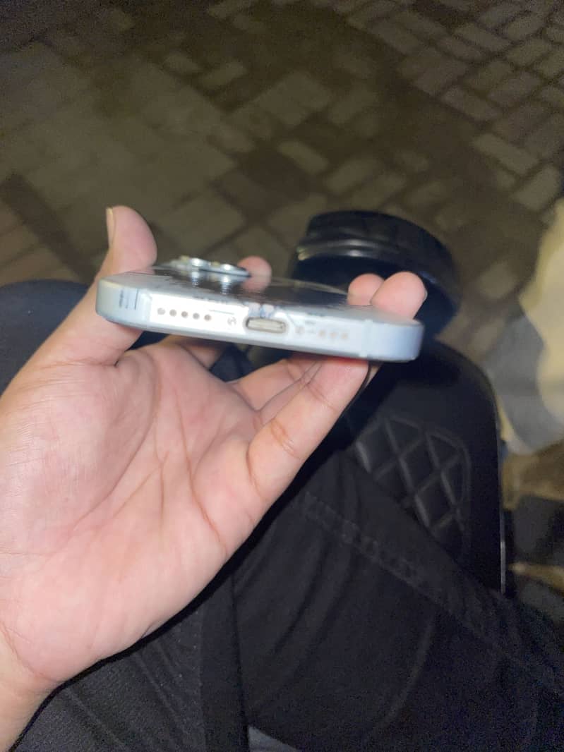 Apple iPhone 15 2