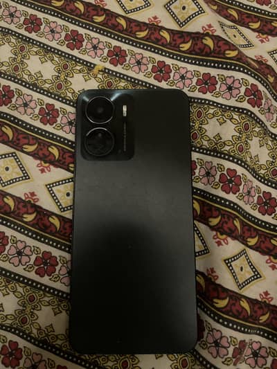 Vivo Y16