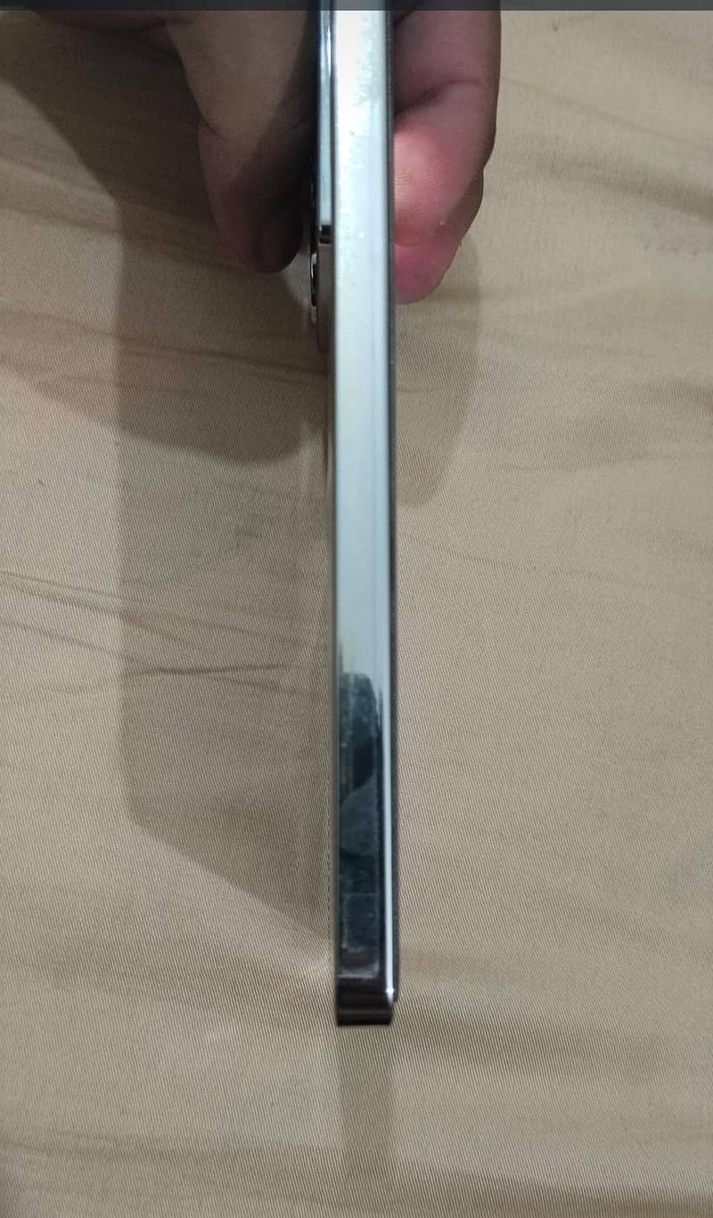 Infinix Note 40 5