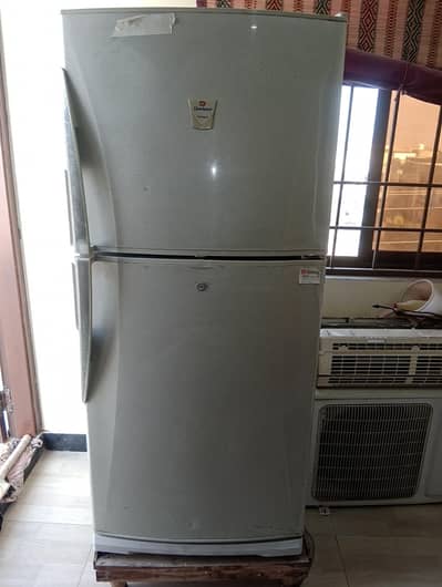 DAWLANCE Fridge 2 door for sale
