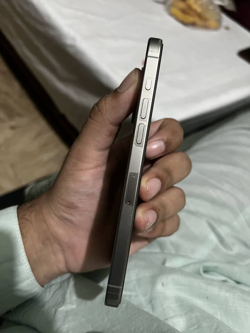 Apple iPhone 15 Pro Max 1