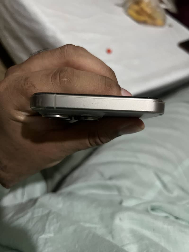 Apple iPhone 15 Pro Max 5