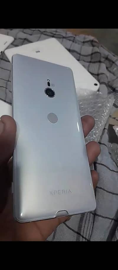 Sony XZ3 pta 128gb I phone 6 7 8 plus 10/10 condition water pack