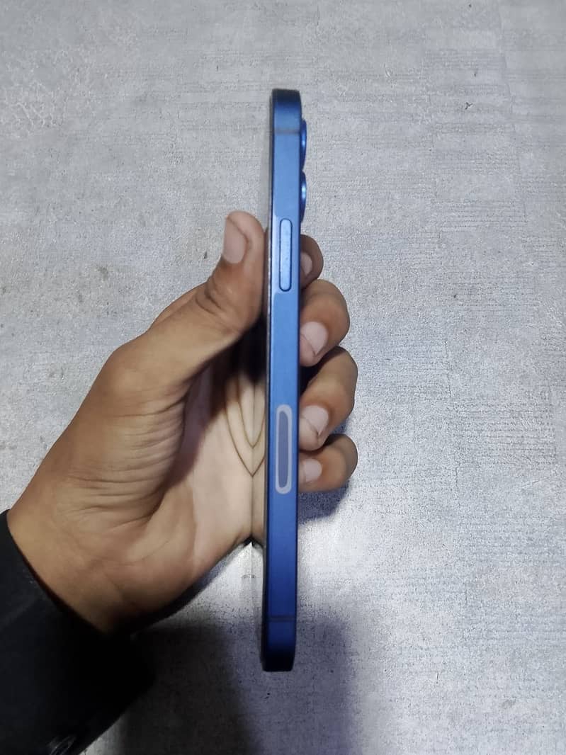Apple iPhone 12 0