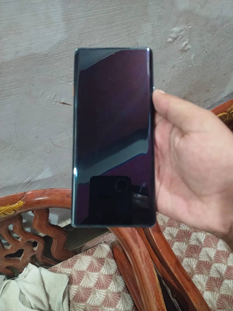 Tecno CAMON 40 Pro 1