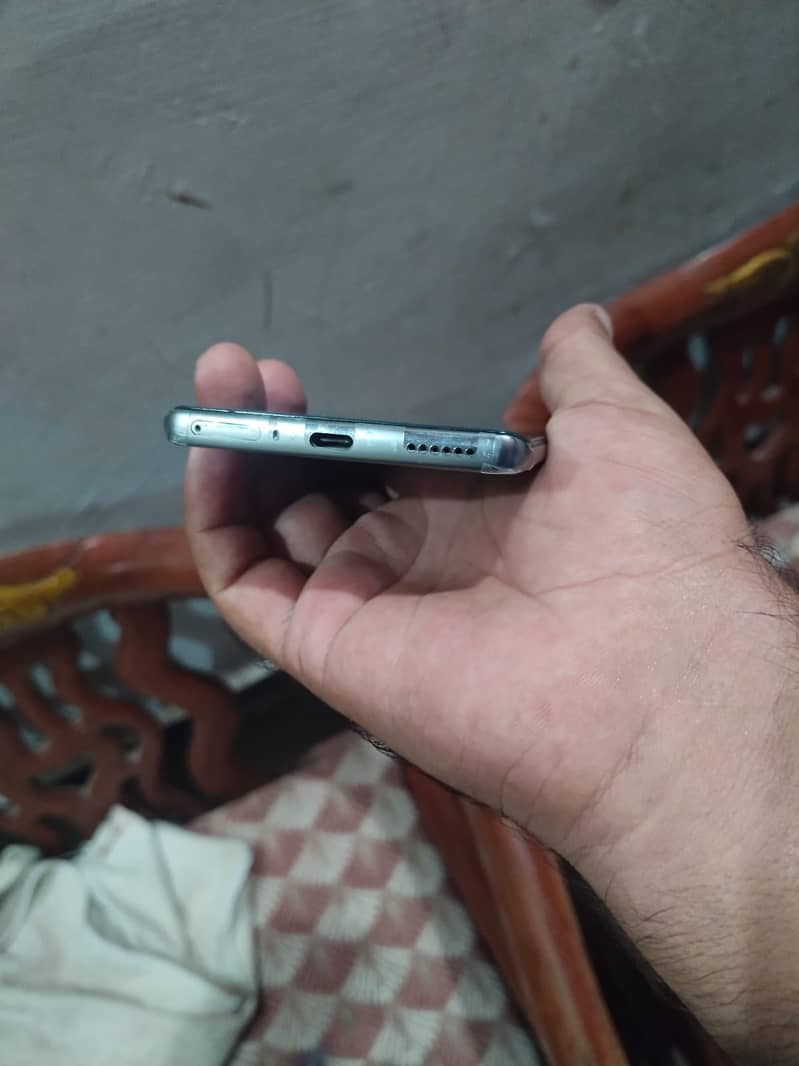Tecno CAMON 40 Pro 4