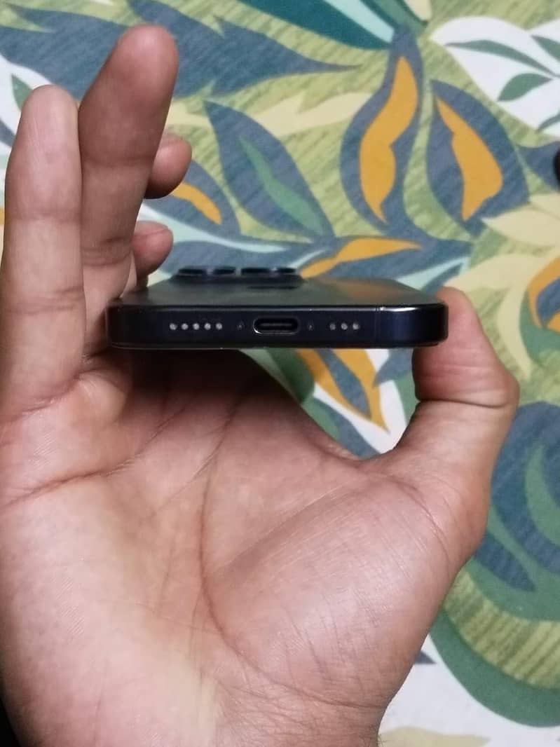 Apple iPhone 15 Pro 1