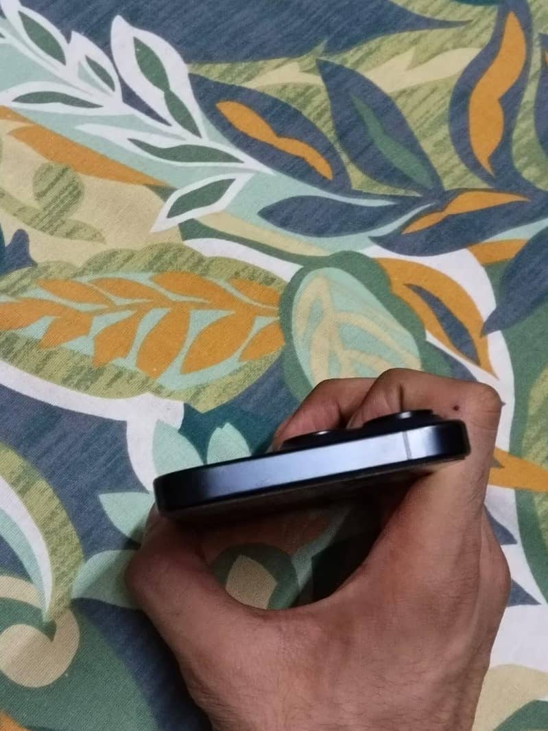 Apple iPhone 15 Pro 6