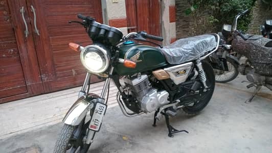 Honda Cg150 2026 matt green dsi tubeless back tyre installed