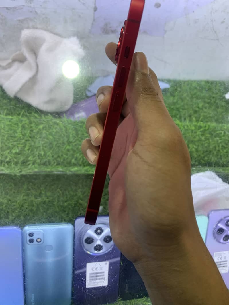 Apple iPhone 14 3