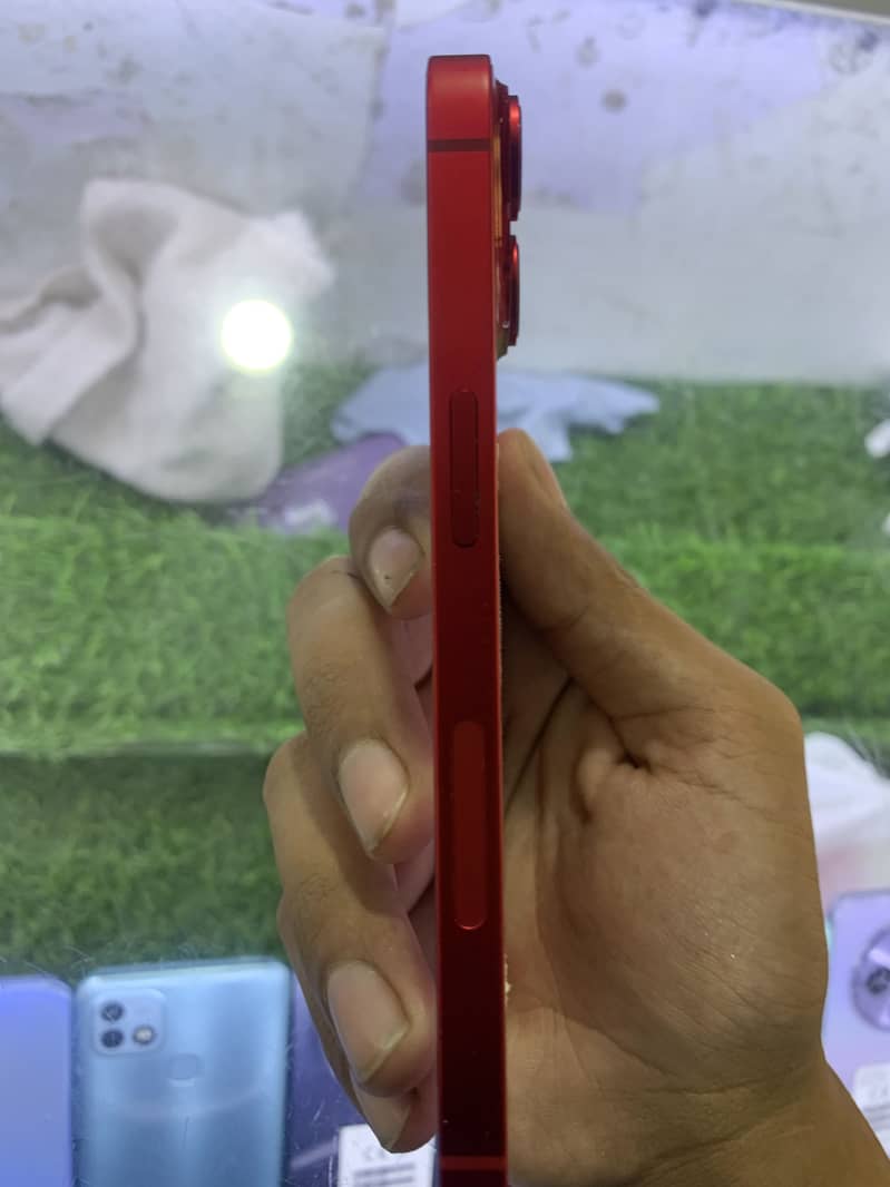 Apple iPhone 14 4