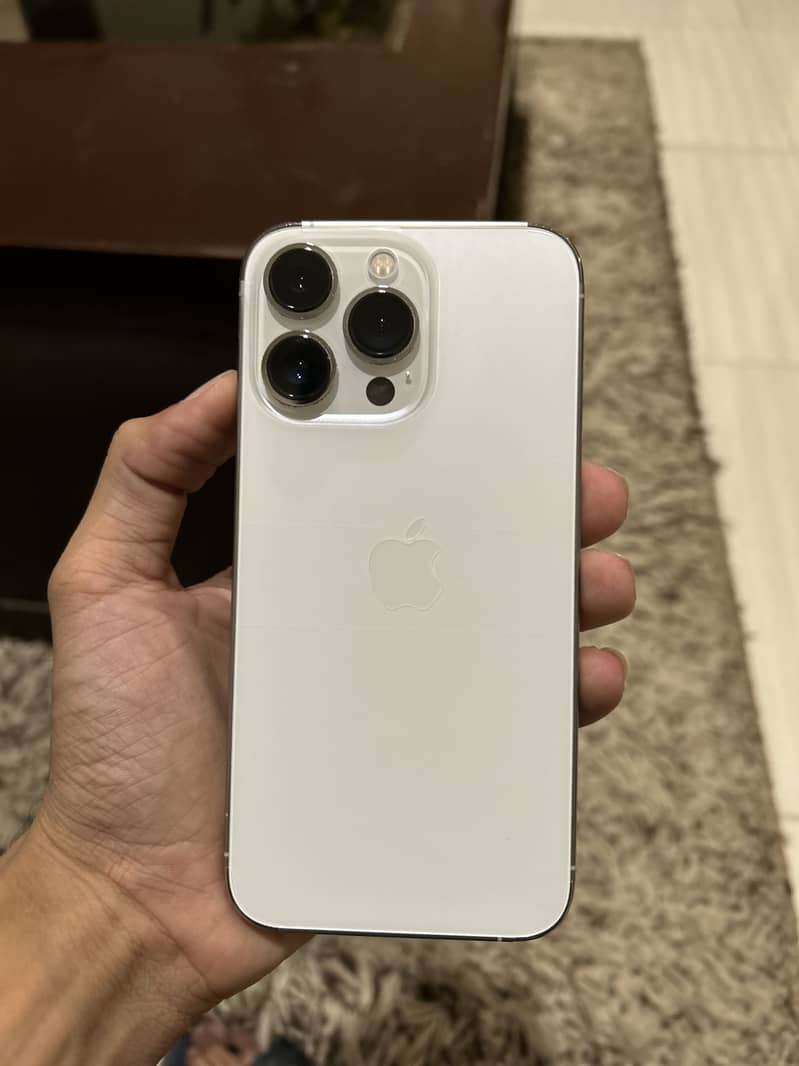 Apple iPhone 13 Pro 1