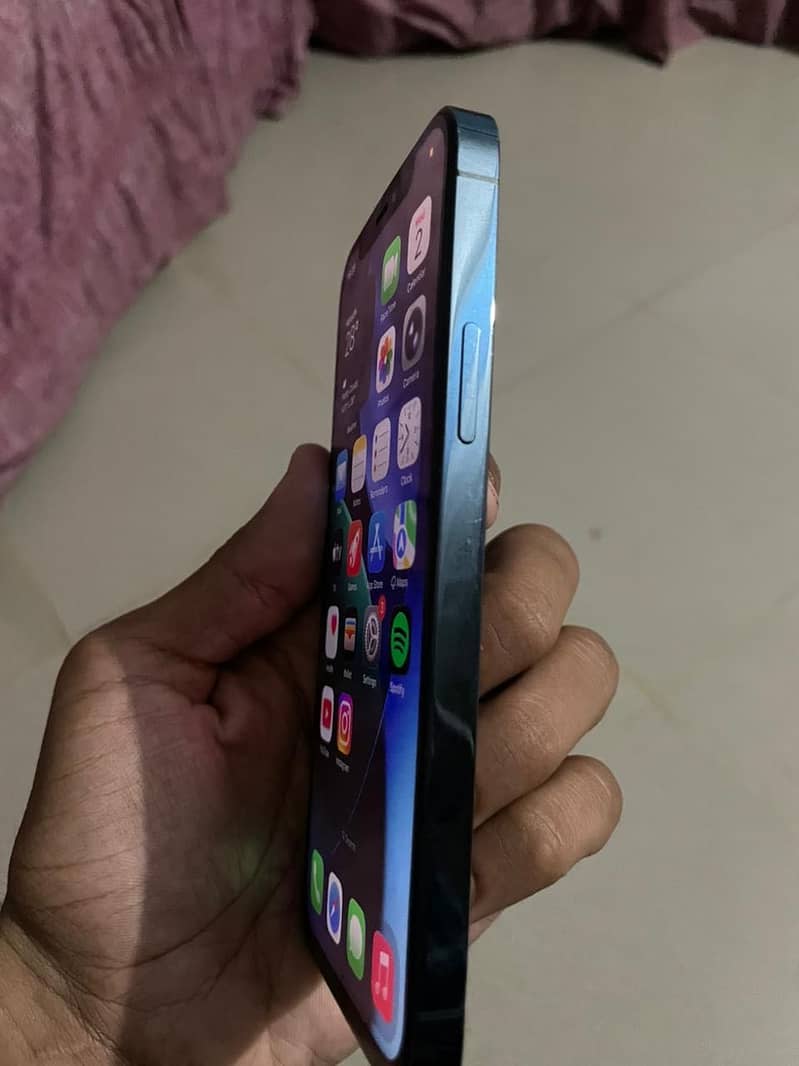 Apple iPhone 12 Pro 2