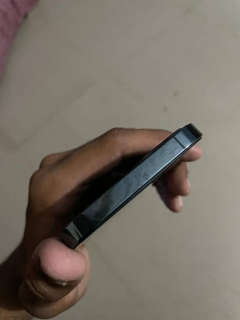Apple iPhone 12 Pro 4