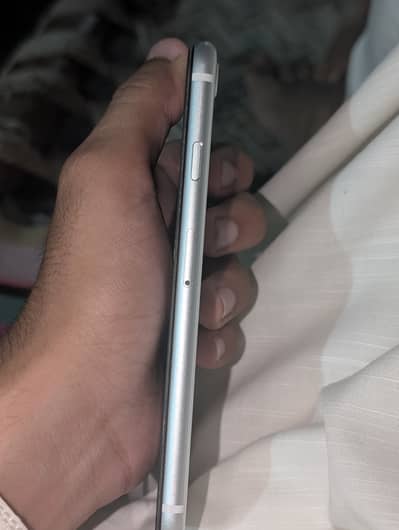 Apple iPhone SE