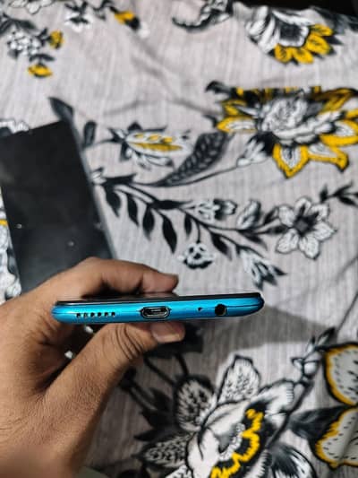 Tecno Spark 4