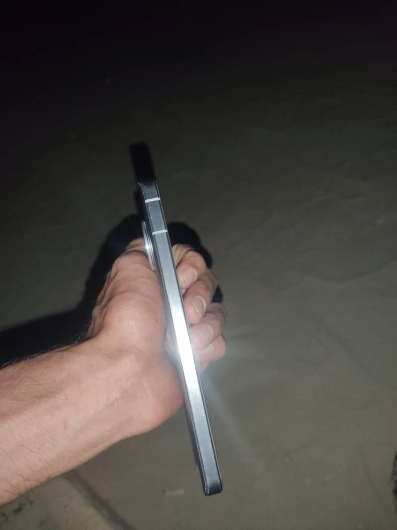 SHARP AQUOS R7 1