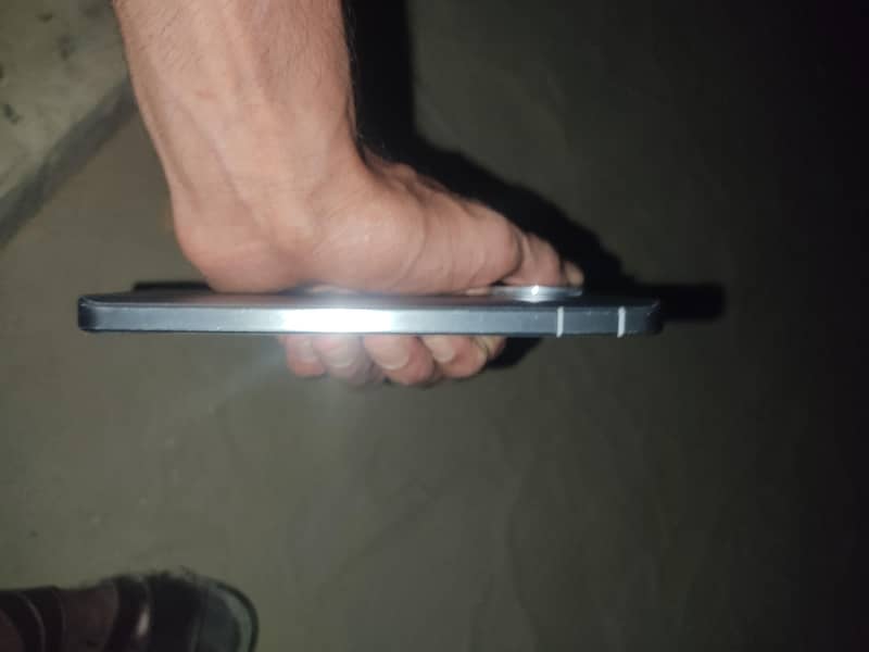 SHARP AQUOS R7 2